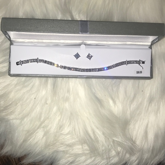 🔥Fine silver plated tennis bracelet set.🔥 - Picture 3 of 8